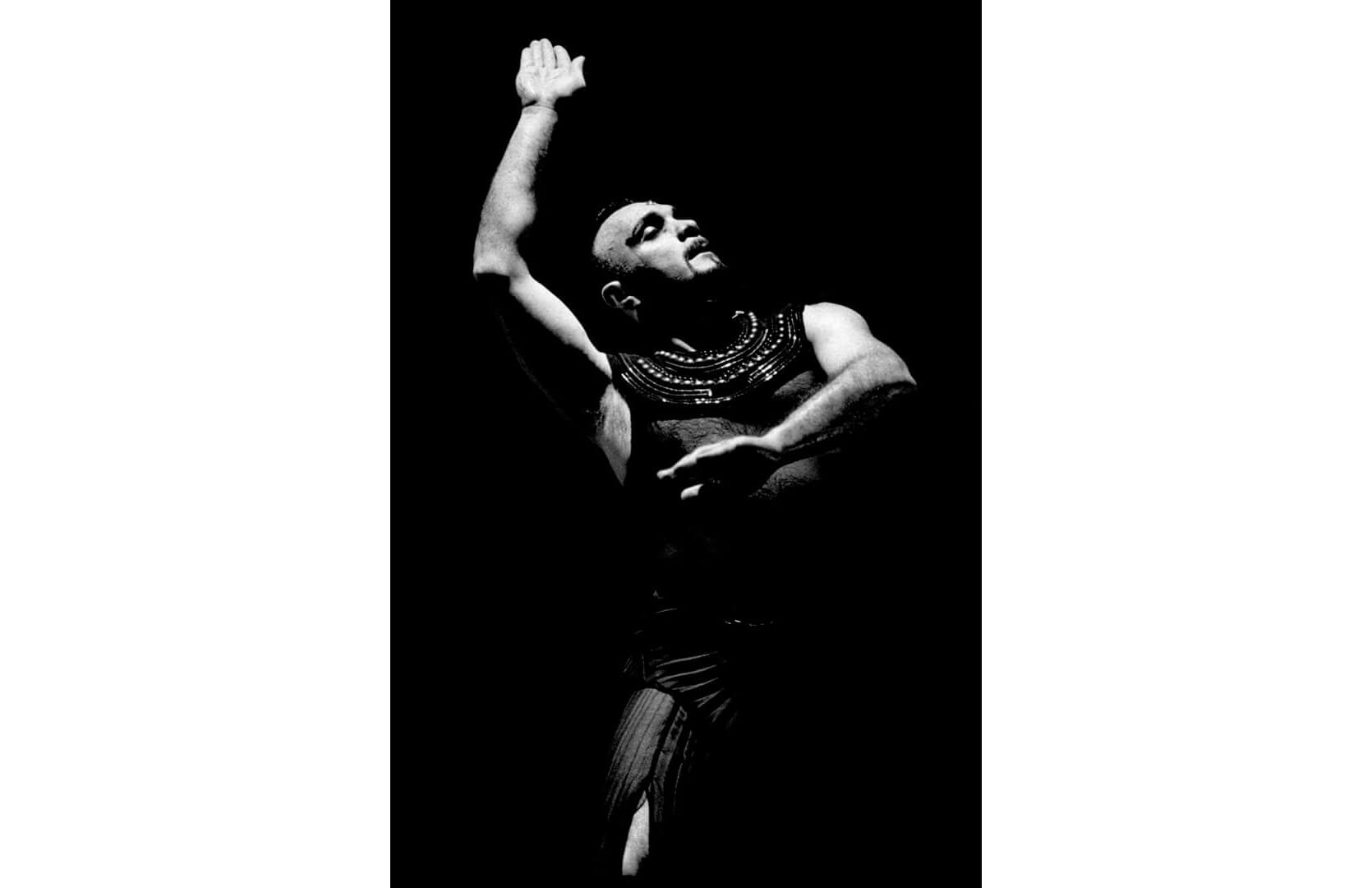 Sinha Danse 1999, Loha, Roger Sinha. Image credit: M. Slobodian