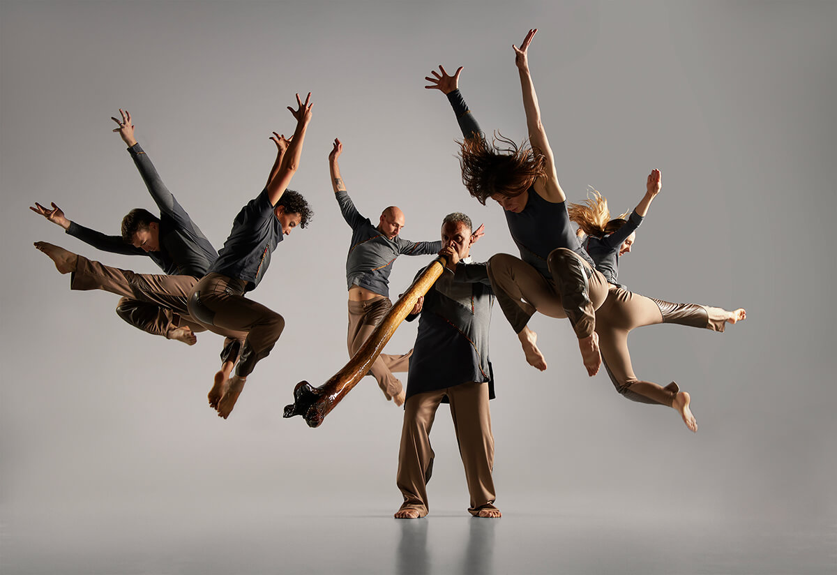 Sinha Danse 2020 Out Of Bark And Bone Os Ecorce - RogerSinha Image credit: Vitor Munhoz