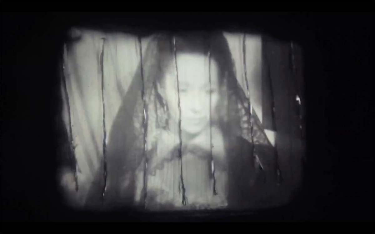 Impressions For a Sound and Light Machine. Director: Colectivo Los Ingravidos