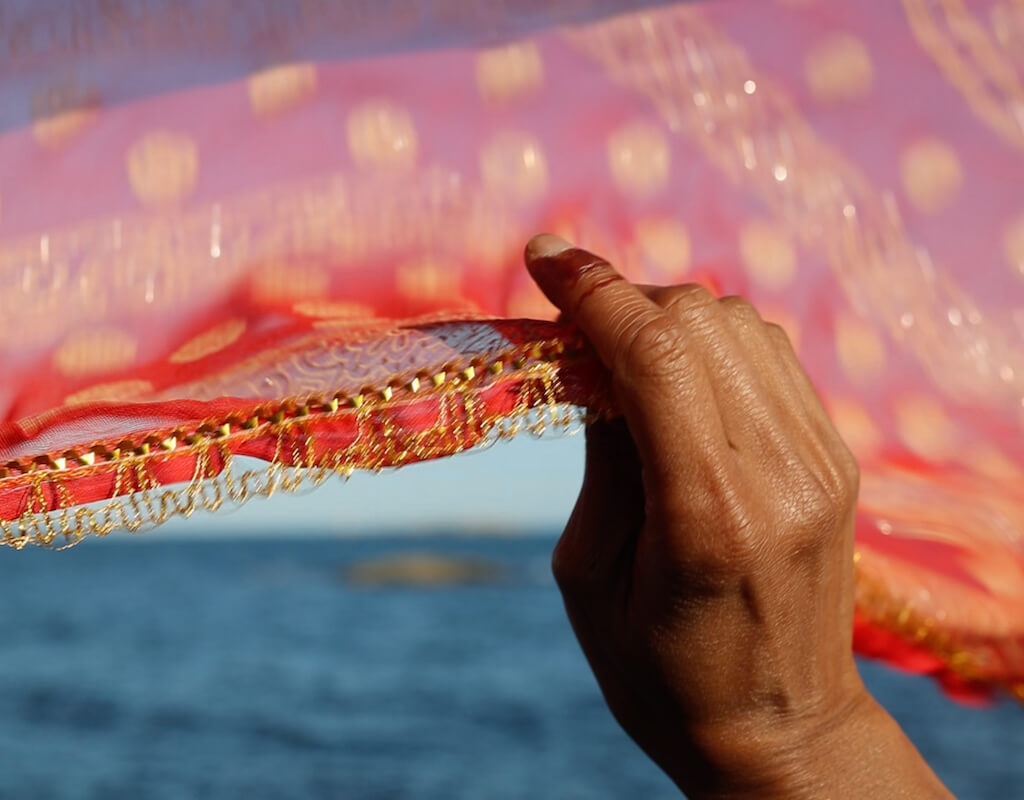 Aankh band ke dekho (Close your eyes and see) 2022 video still 2